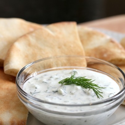 Pita Bread with tzatziki Sauce