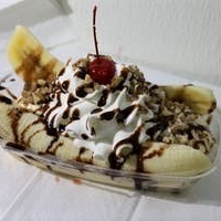 BANANA SPLIT CHURRO SUNDAE