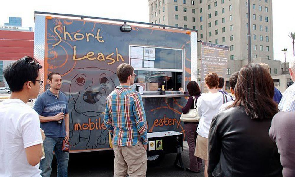 Short Leash Hot Dogs